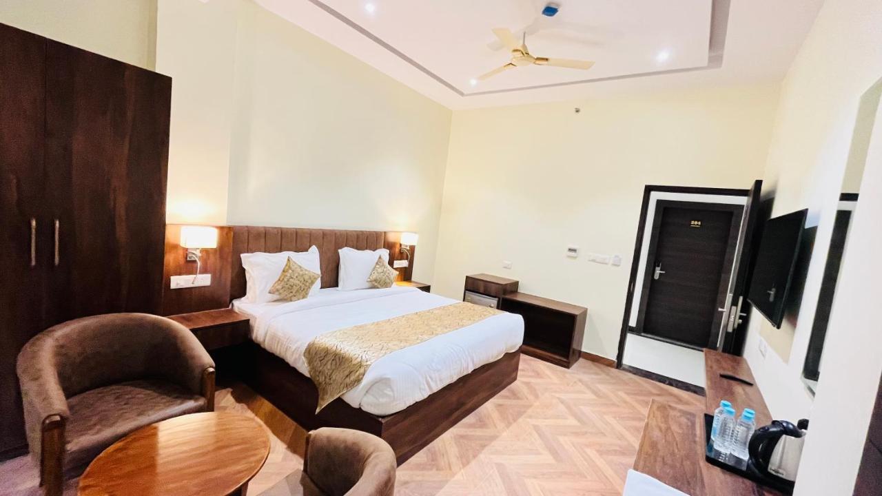 Ekas Hotel 4*