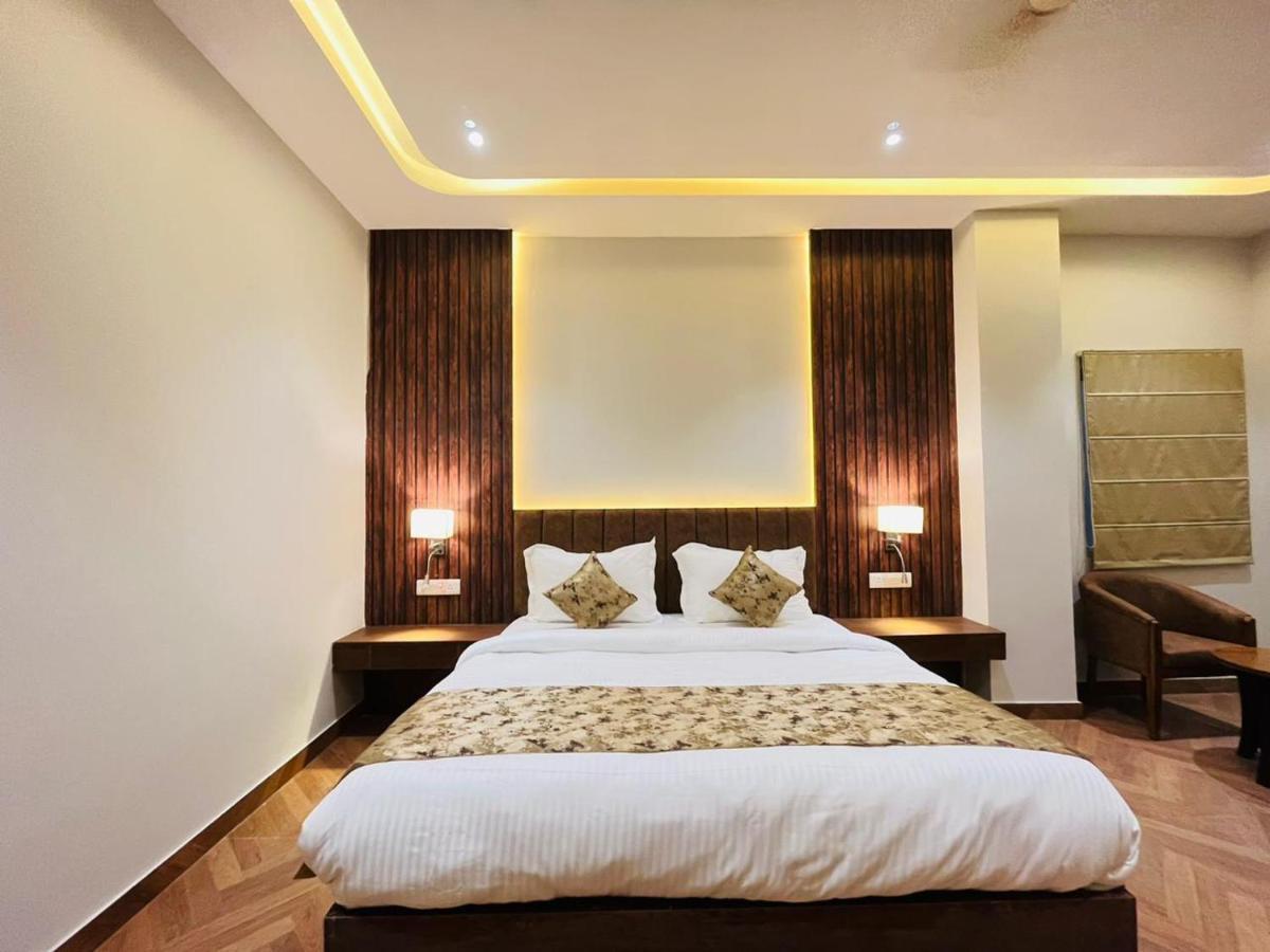 Hotel Ekas 4*