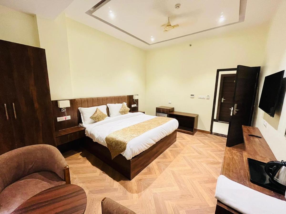 Ekas Lucknow
