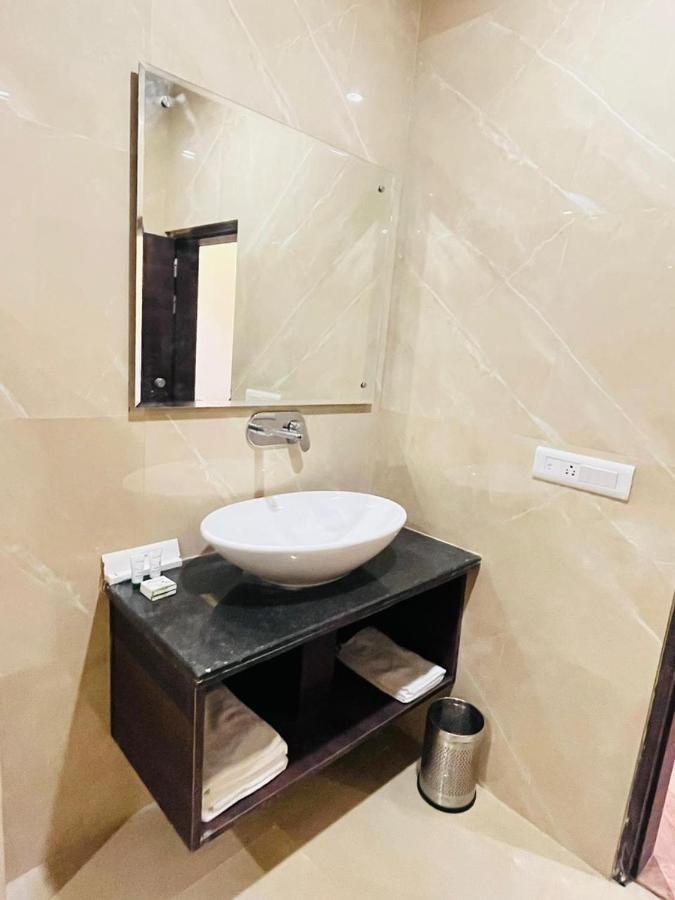 Ekas 4* Lucknow