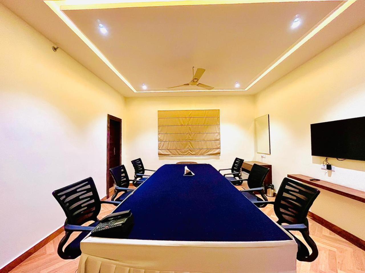 Hotel Ekas Lucknow