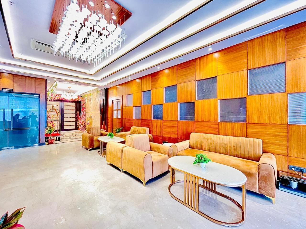Hotel Ekas 4*