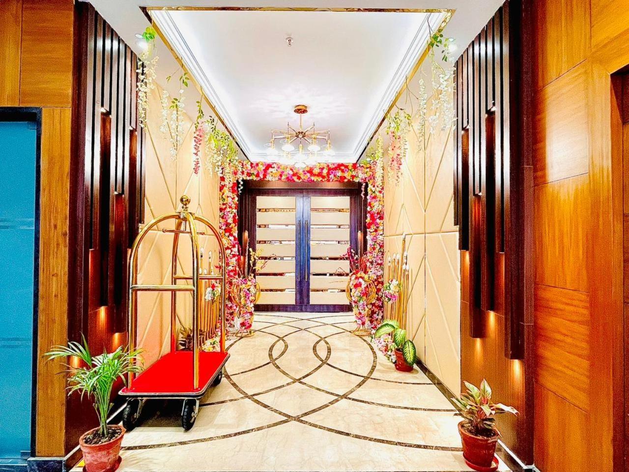 Ekas Hotel Lucknow