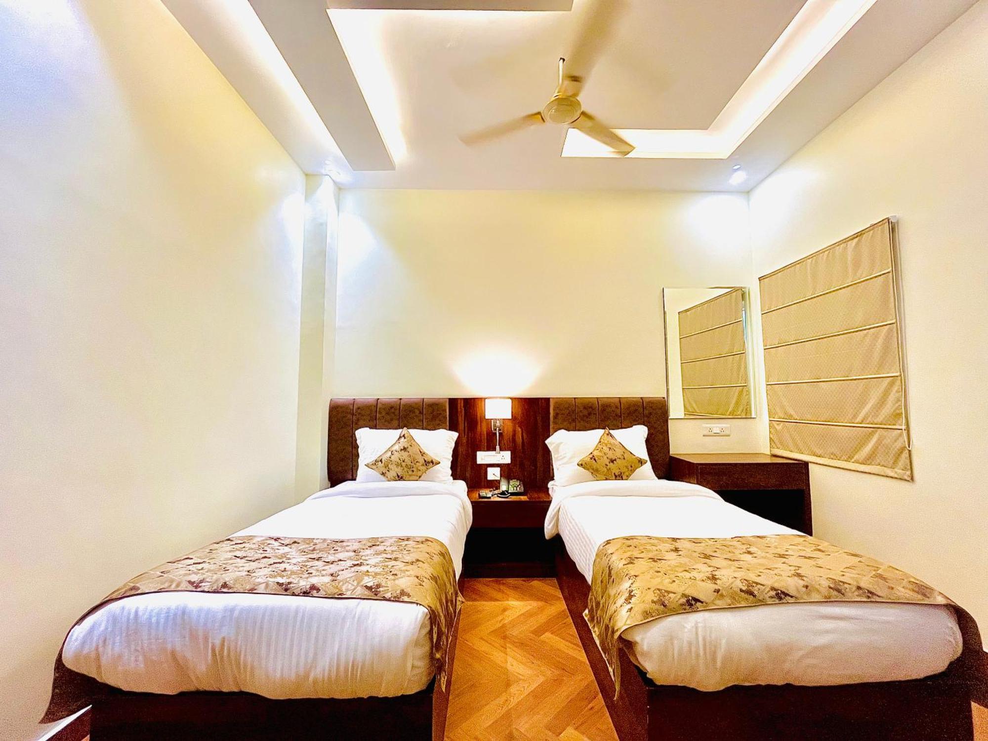 Ekas Hotel