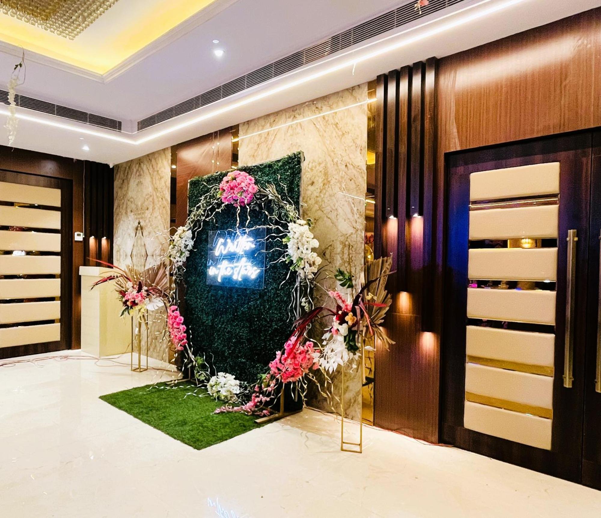 Ekas Hotel